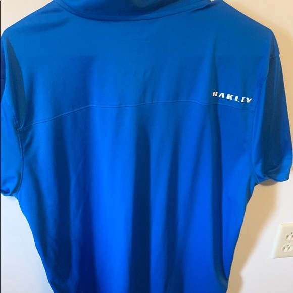 Men’s Oakley shirt - Picture 3 of 3